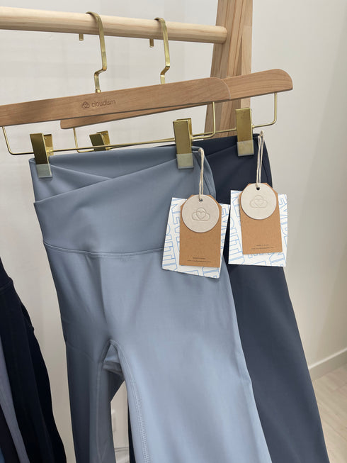 Light Ice Cross Line Leggings