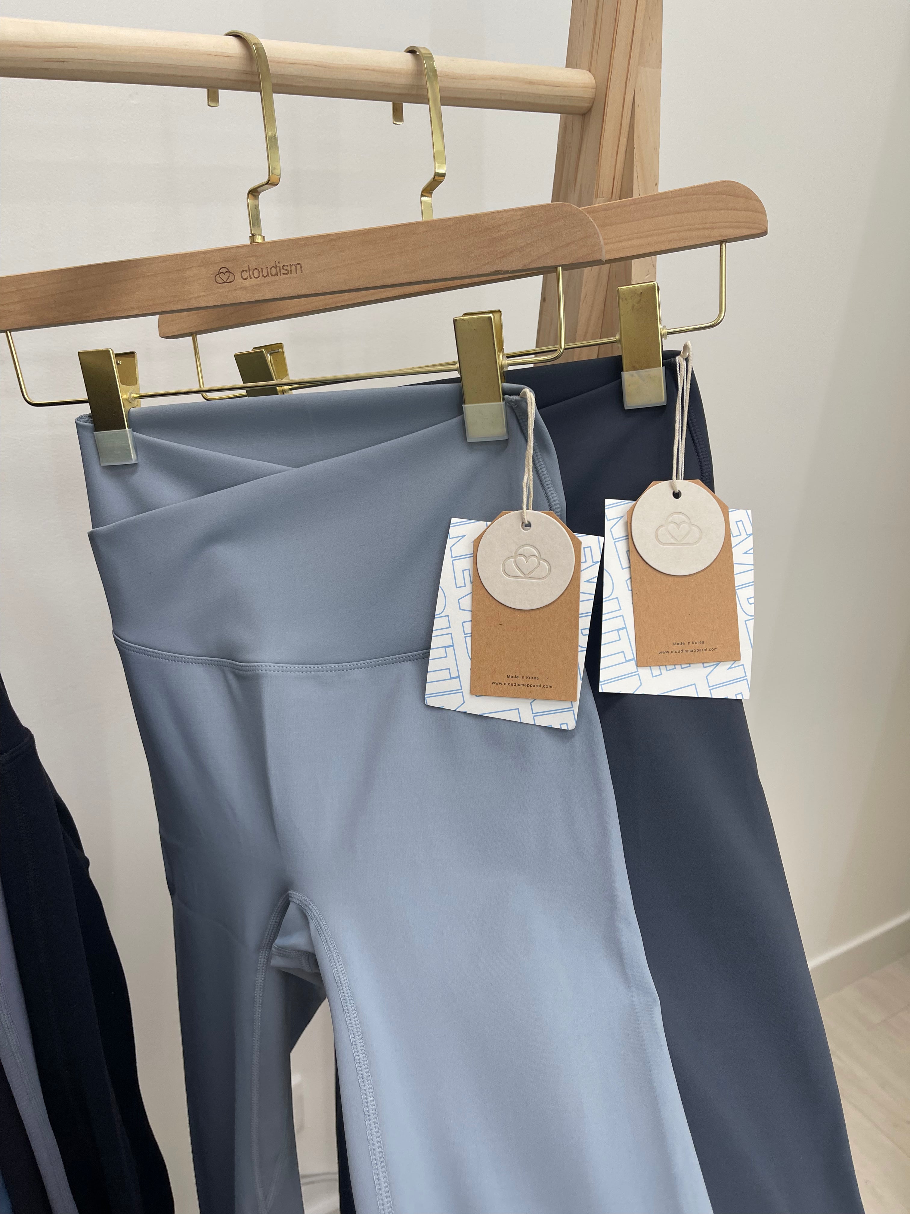 Light Ice Cross Line Leggings