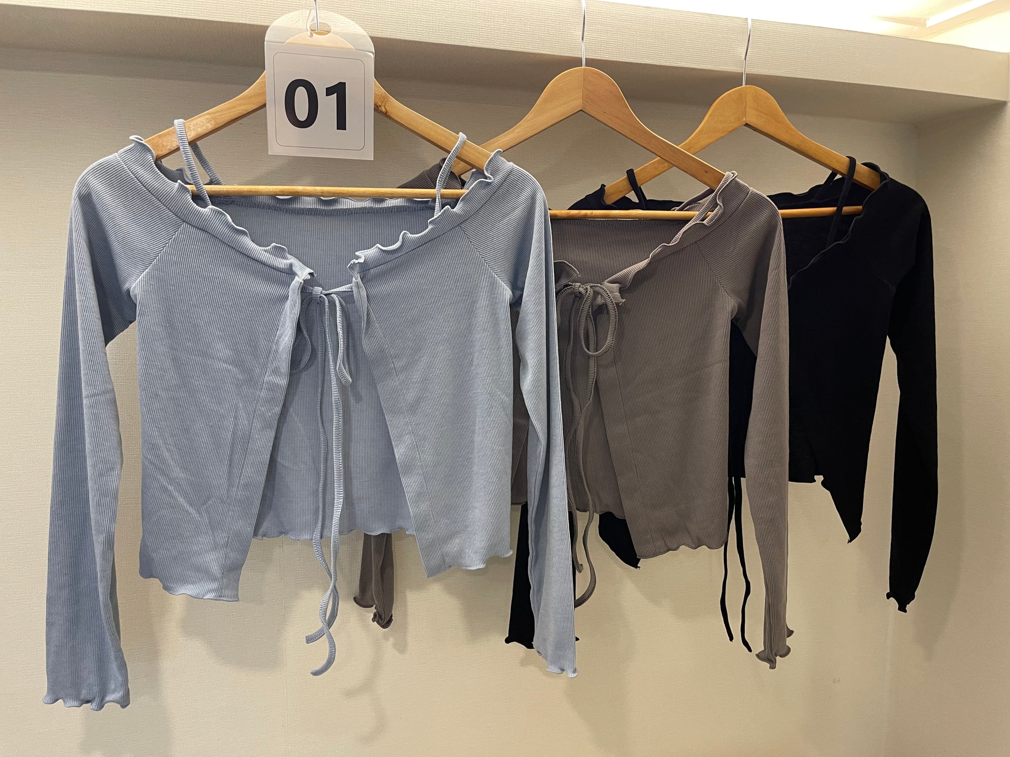 Off-shoulder Ribbon Cardigan