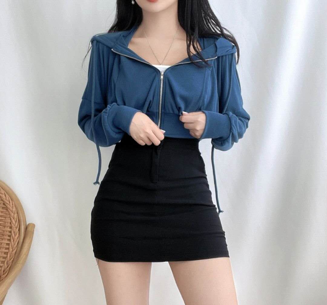 Daily Cropped Hooded Zip-Up